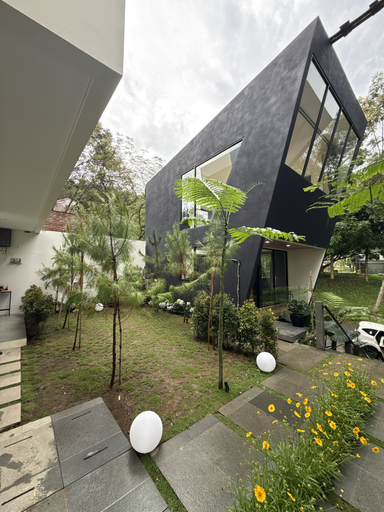 Others 2, Amethyst Cabin 2 Lembang With Karaoke Set, Bandung