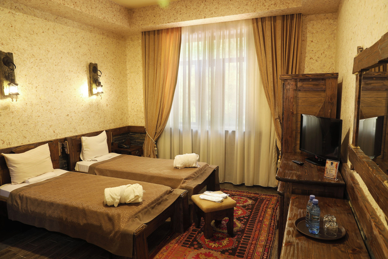 Room 3, Senger Qala Riverside, Qax