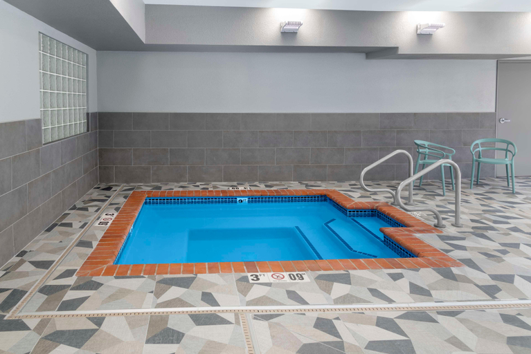 Sport & Beauty 1, Spark by Hilton Lansing, Leavenworth