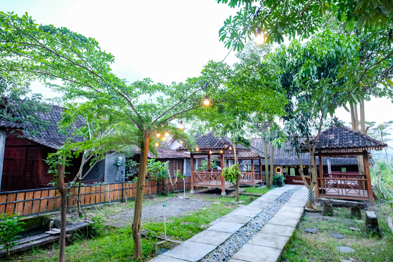 Exterior & Views 2, Pondok Daun D Martin Mitra RedDoorz near UMY, Bantul