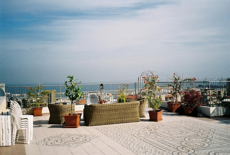 Others 5, Apartment Haifa
