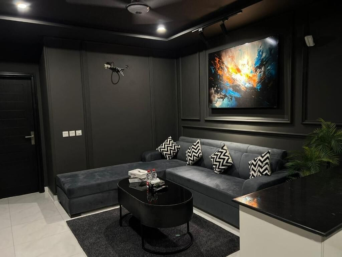 Room 2, Luxor Apartments & Suites, Lahore