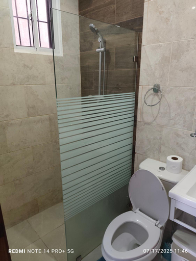 Bathroom 2, Housing Staci, Distrito Nacional