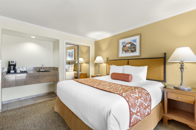 Bedroom 3, Best Western Plus Arroyo Roble Hotel & Creekside Villas, Coconino