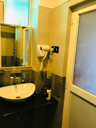 Bathroom 2, Ella Hide View, Ella