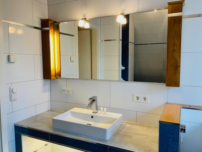 Bathroom 2, Weingartner Appartements, Mannheim