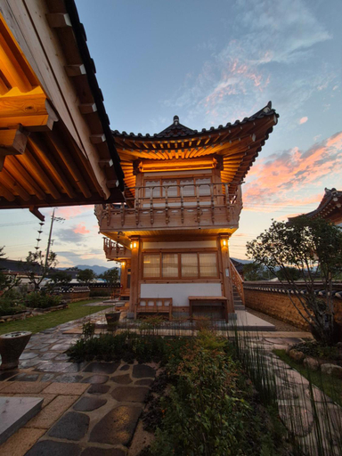 Exterior & Views 1, Hanok Stay Mokhyang, Gyeongju