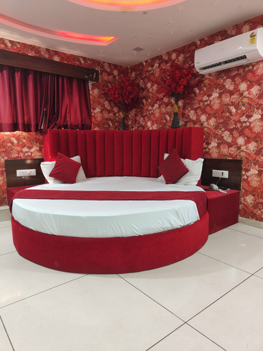 Room 2, HOTEL LOTUS GOLD, Vadodara