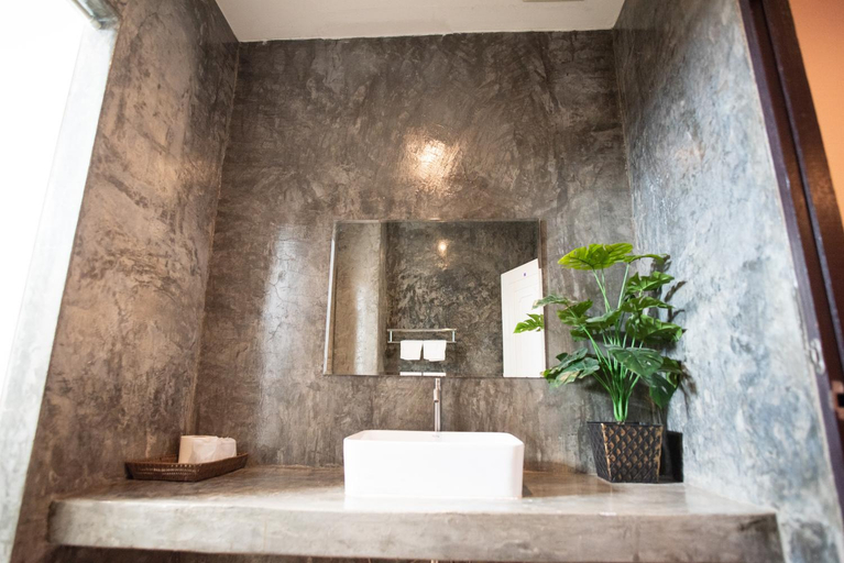 Bathroom 4, The Proud Hotel, Muang Ubon Ratchatani