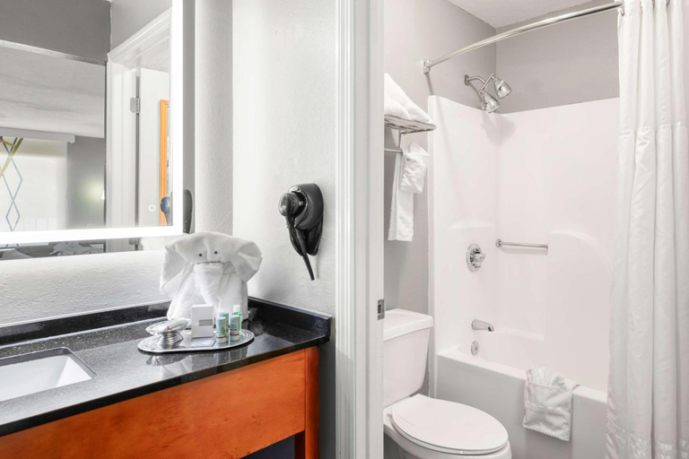 Bathroom 5, Best Western Corbin Inn, Whitley