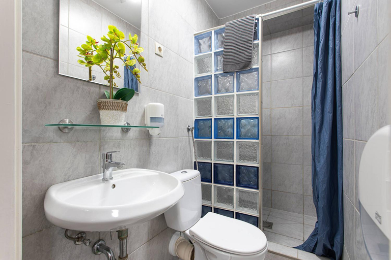 Bathroom 2, Lucsony Apartman, Mosonmagyaróvár