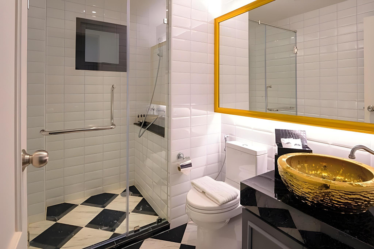 Bathroom 5, Villa De Khaosan by Chillax, Phra Nakhon