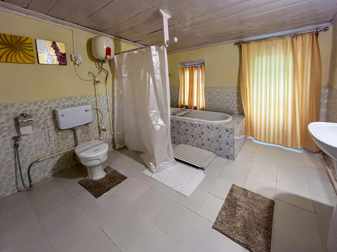 Bathroom, Yule Tea Retreat, Darjiling