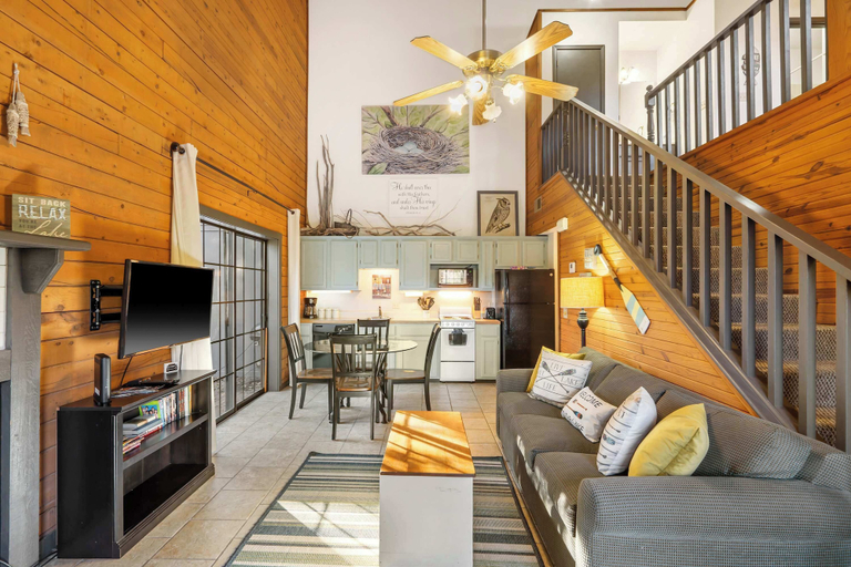 Living area 2, Rustic Shore Cabin Stay for 6, Taney