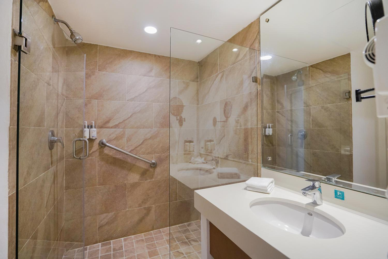 Bathroom 5, Pacific Palace Beach Tower Hotel, Mazatlán
