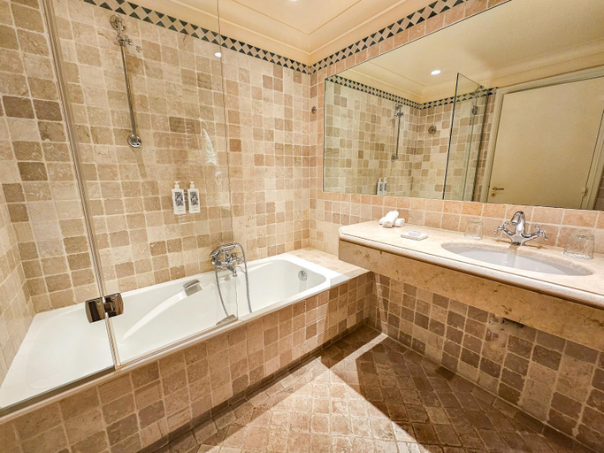 Bathroom 4, La Perouse Hotel, Alpes-Maritimes