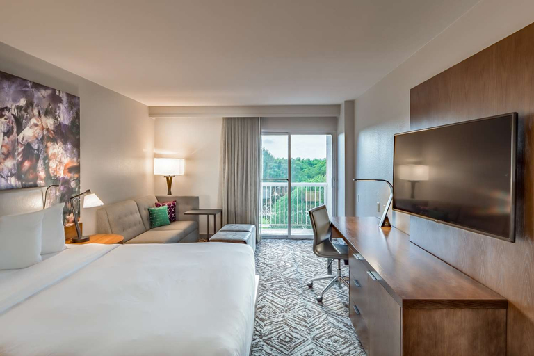 Bedroom 3, DoubleTree by Hilton Dallas - Farmers Branch, Dallas