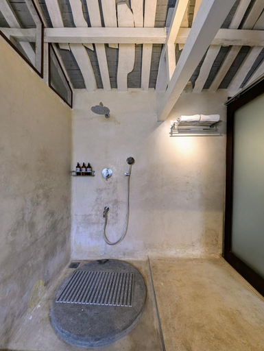 Bathroom 3, Mangala Heritage by LuxUnlock Private Villas, Nagappattinam