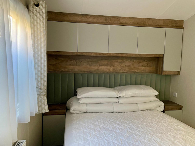 Bedroom 3, Hendre Coed Isaf Caravan Park, Gwynedd