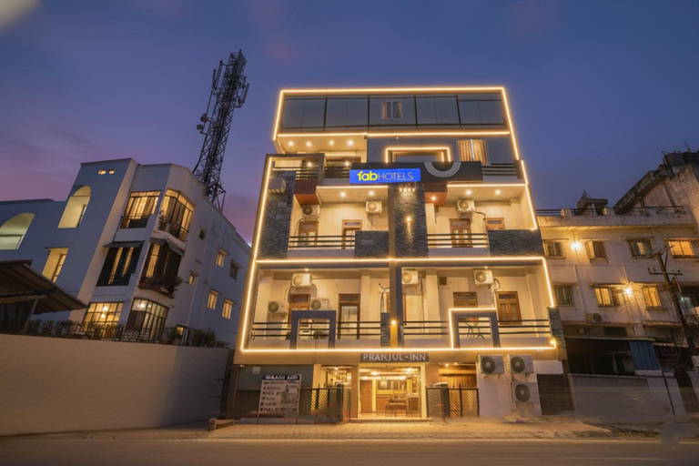 Exterior & Views