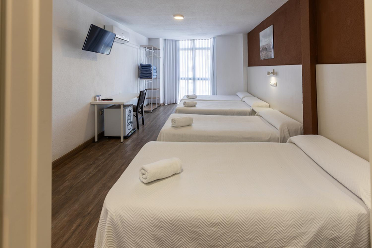 Bedroom 3, Hostal Gran Via, Madrid