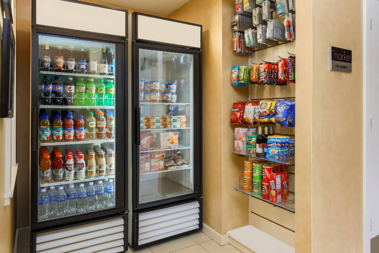 Food & Drinks 5, MainStay Suites St. Louis - Galleria, Saint Louis