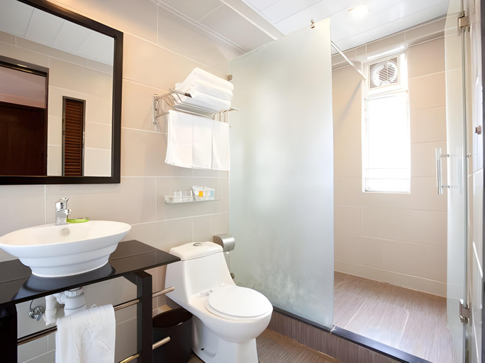 Bathroom 3, Sunny Day Hotel, Kowloon