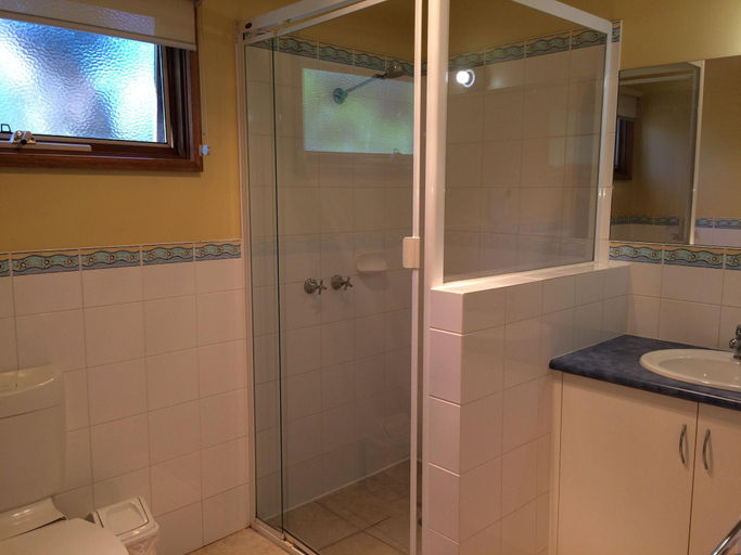 Bathroom 3, Split Point Cottages, Surf Coast - West