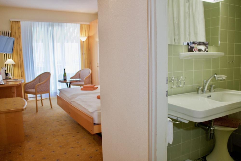 Bathroom 4, Hotel La Perla, Locarno