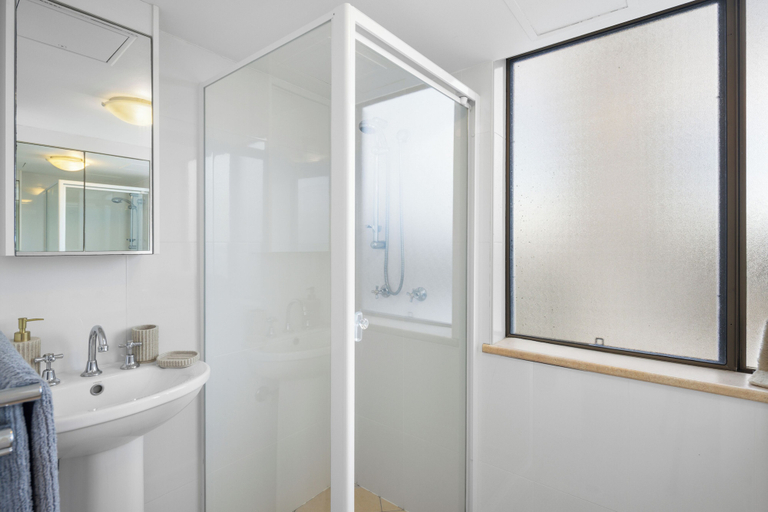 Bathroom 4, Absolute Burleigh Beachfront - Stylish 2BR Oceanview Stay, Gold Coast