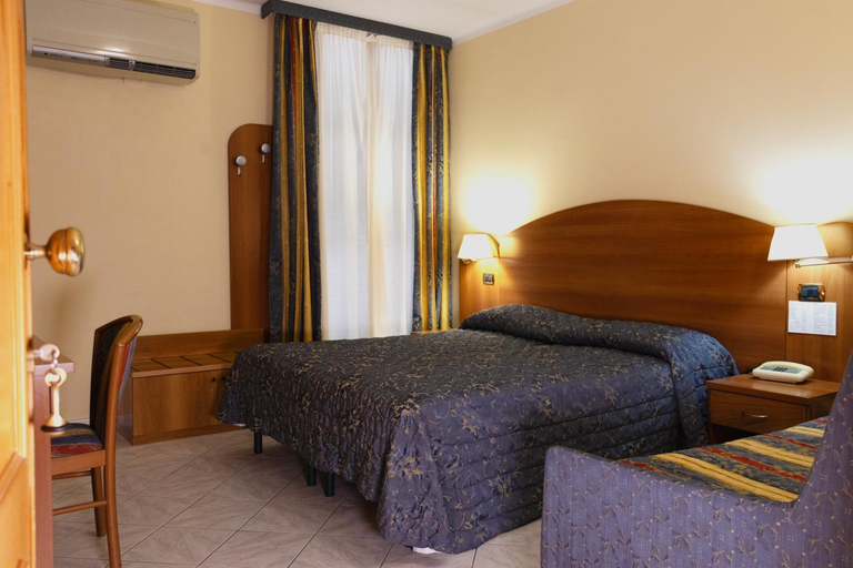 Others 4, Albergo Ristorante Roma, Imperia