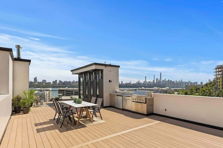Outdoor dining, Hudson Views, North Bergen