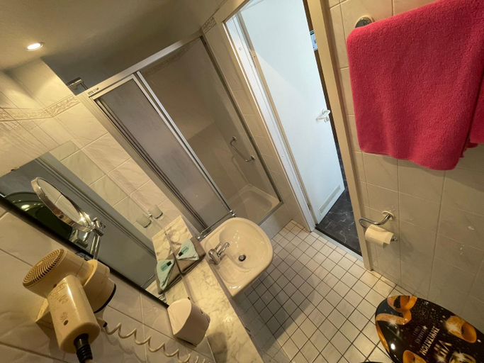 Bathroom 3, Hotel Maison LeMi, Altenburger Land