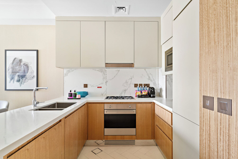Private kitchen 4, 2BR Steps to Burj Khalifa Dubai Mall, Dubai