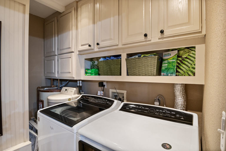 Laundry, Family-friendly, Dock Enjoyment, Kayaks, Lake View, Camden
