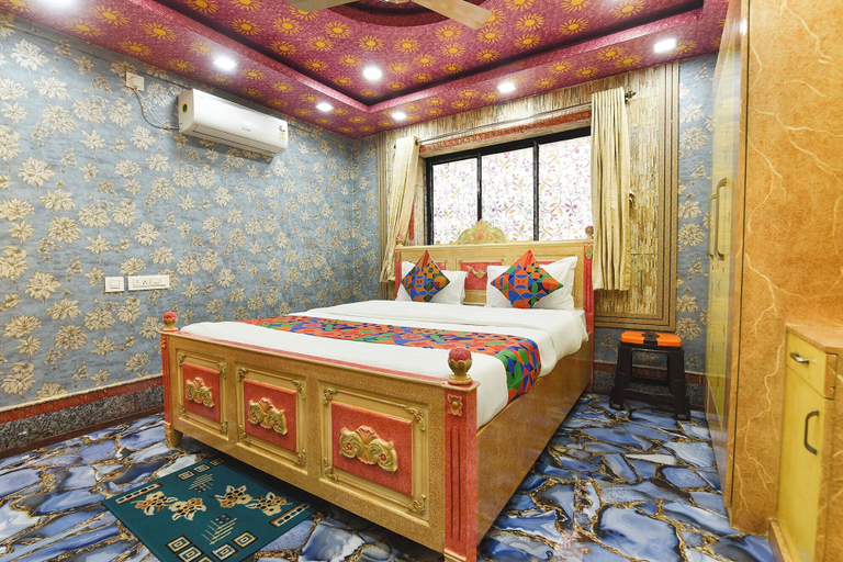 Room 4, Fabhotel Rahi Crown, North 24 Parganas