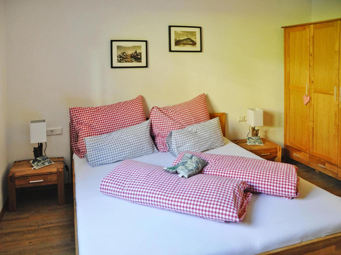 Others 5, Chalet in Steeg near Ski Slopes, Reutte