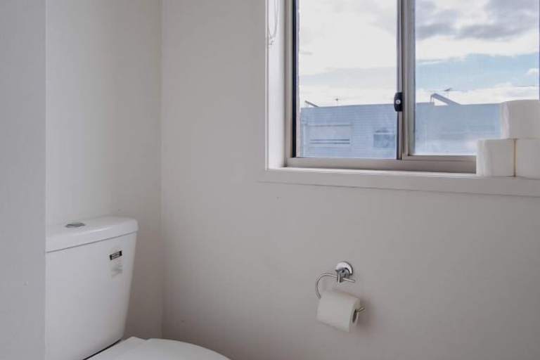 Bathroom 2, Spacious 4B House in PointCook, Melbourne