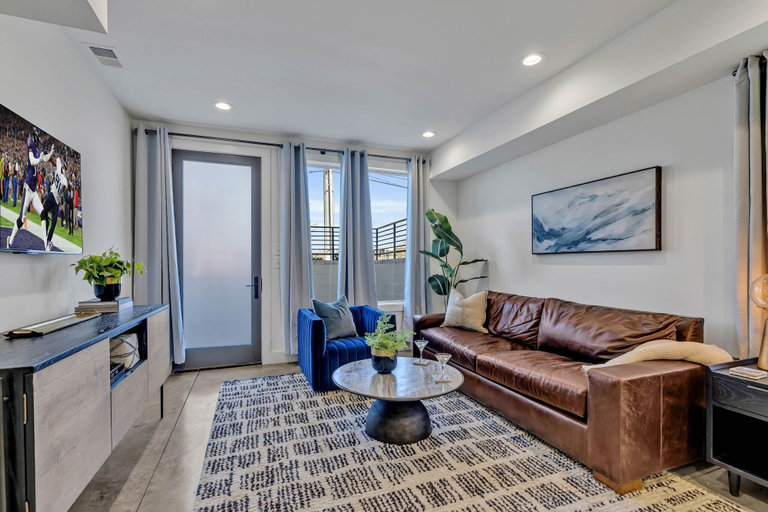 Interior 2, Euphony-designer Furnishings-5 Mins to Broadway, Davidson