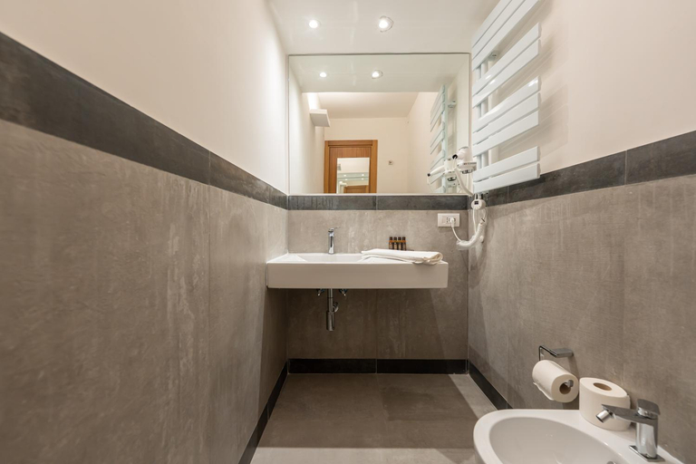 Bathroom 3, Corte Satriano Residence, Napoli