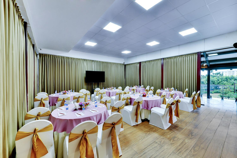 Food & Drinks 5, Sportico Resort Bangalore, Kolar