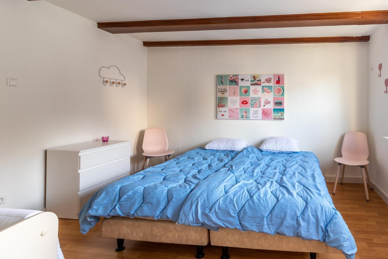 Bedroom 2, Geraumiges Ferienhaus bei Winterberg, Hochsauerlandkreis