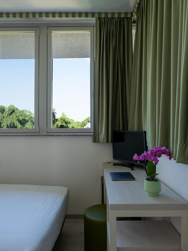 Bedroom 4, HOTEL EMBASSY PERO, Milano