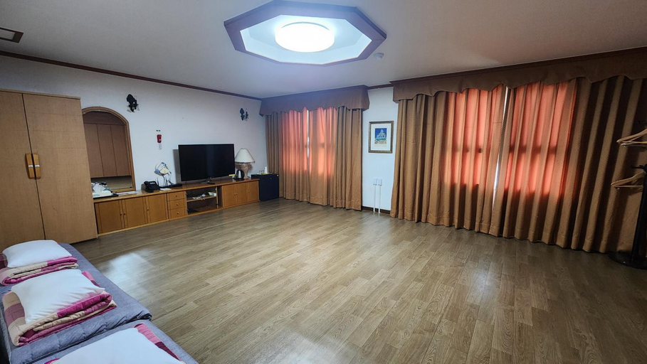 Bedroom 3, Kyungha Spa Hotel, Yuseong