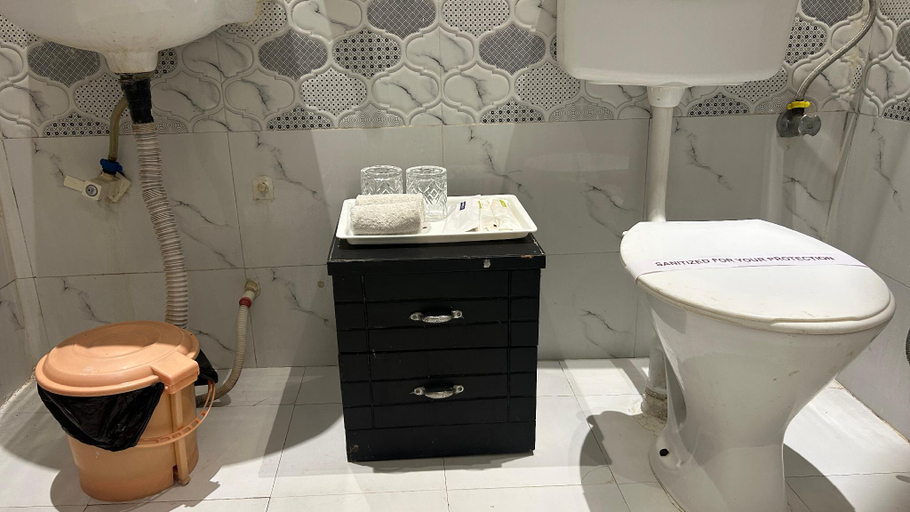 Bathroom 5, Elegance Resorts, Mathura
