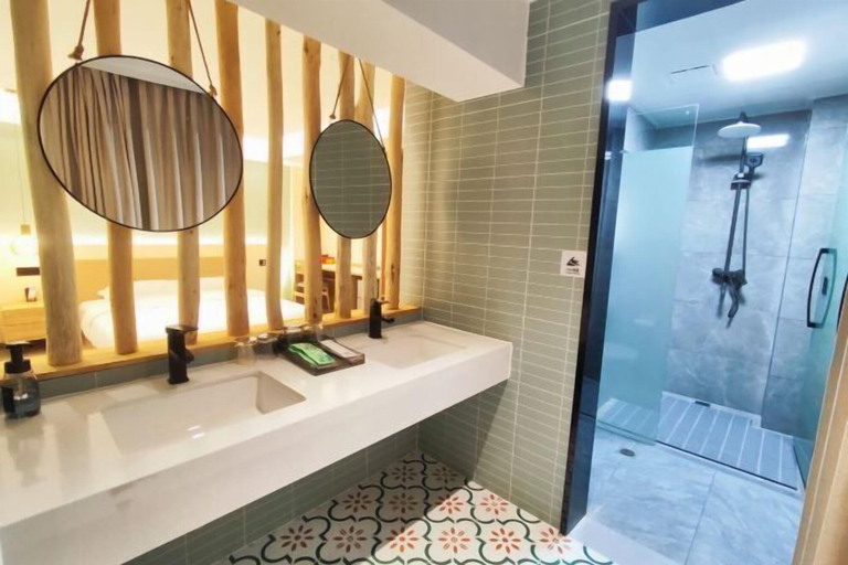 Bathroom 4, Lanyu Inn (Yichang Three Gorges Dam), Yichang