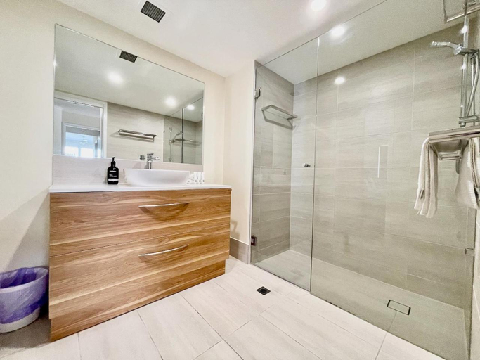 Bathroom 4, Beach Villa Diamond. Beach resort #5, Gold Coast
