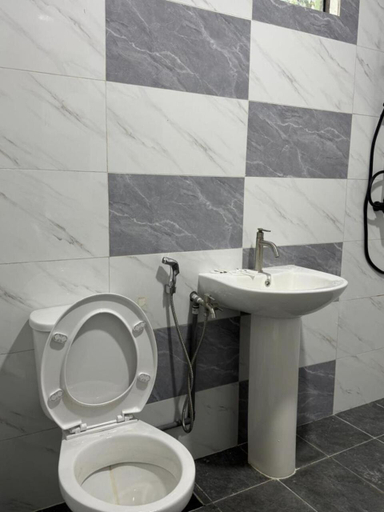 Bathroom 5, Pandan Hotel, Papar