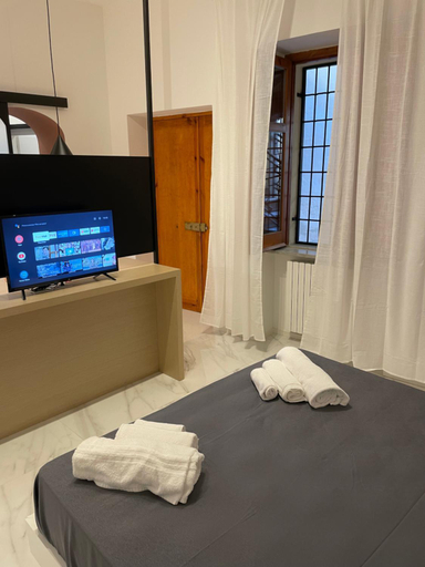 Bedroom 2, Pierrot e la Luna House Salerno Centro, Salerno
