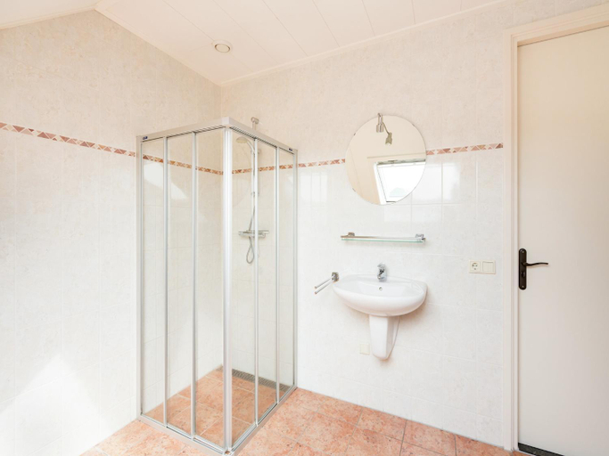 Bathroom 5, Farmhouse in Rheeze near Forest and Meadows, Hardenberg